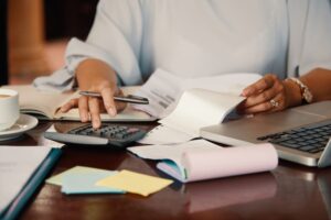 Qué impuestos paga el vendedor de una vivienda: guía práctica para vender sin sorpresas